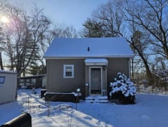 Single Family 3BR 1BA - 46 FAIRVIEW ST, Ludlow, MA