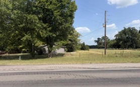 Single Family 3BR 1BA - 5980 N HWY 37, Clarksville, TX