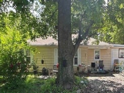 Single Family 3BR 1BA - 7117 BOCLAIR DR, Centreville, IL