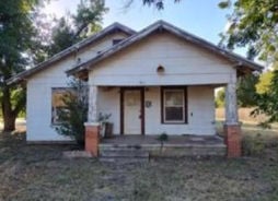 Single Family 3BR 1BA - 811 NÂ 5TH AVE, Munday, TX