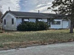 Single Family 3BR 1BA - 913 COLFAX DR, Danville, IL