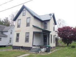 Single Family 3BR 2BA - 10 ROCHESTER ST, Fort Johnson, NY