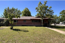 Single Family 3BR 2BA - 102 NE 5TH ST, Moore, OK