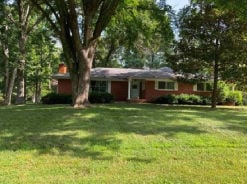 Single Family 3BR 2BA - 12424 LAKEVIEW RD, Mount Vernon, IL