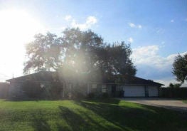 Single Family 3BR 2BA - 1450 HORSE SHOE CT, Angleton, TX