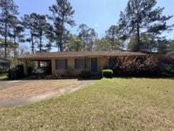 Single Family 3BR 3BA - 1504 Valwood Avenue, Thomasville, GA