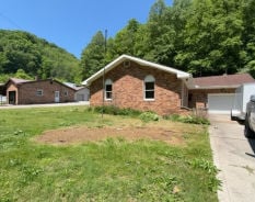 Single Family 3BR 2BA - 1580 Upper Blackberry Rd, Ransom, KY