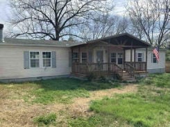 Single Family 3BR 2BA - 174 HAMILTON ST, Strawberry Plains, TN
