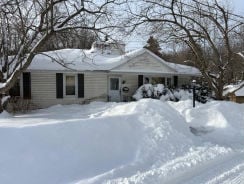 Single Family 3BR 2BA - 21 BAXTER ST, Worcester, MA
