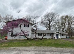Single Family 3BR 2BA - 22096 PANORAMA DR, Carlyle, IL