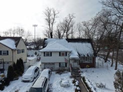 Single Family 3BR 2BA - 224 KINGS CT, Teaneck, NJ