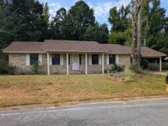 Single Family 3BR 2BA - 2400 SHERATON PARK DR, Pine Bluff, AR
