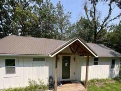 Single Family 3BR 2BA - 356 E LAKE HILL DR, Talladega, AL