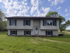 Single Family 3BR 2BA - 362 STONEBORO RD, Grove City, PA