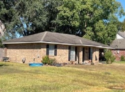 Single Family 3BR 2BA - 4352 GREENLEAF AVE, Port Allen, LA