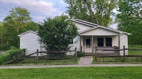 Single Family 3BR 2BA - 48 CHAPMAN AVE, Auburn, NY
