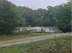 Single Family 3BR 2BA - 623 DOGWOOD RD, Burkeville, VA