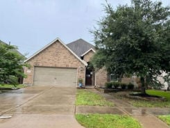 Single Family 3BR 2BA - 6710 GREENWOOD VALLEY PLA, Katy, TX
