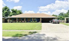 Single Family 3BR 2BA - 6849 VINEYARD DR, Baton Rouge, LA