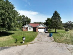 Single Family 3BR 2BA - 6996 PRAIRIEVIEW CT, Demotte, IN