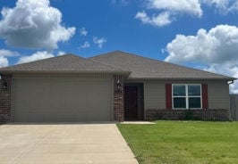 Single Family 3BR 2BA - 829 S KATLYN DR, Siloam Springs, AR