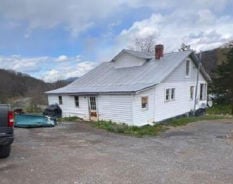 Single Family 4BR 1BA - 10 OLIE DR, Upper Tract, WV