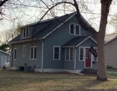 Single Family 4BR 1BA - 323 E PRAIRIE ST, Belle Plaine, MN