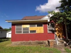 Single Family 4BR 1BA - 709 S MAIN ST, Three Rivers, MI