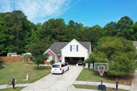 Single Family 4BR 2BA - 1109 BREEZEWAY CIR, Charleston, SC