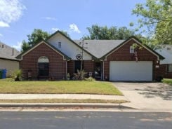 Single Family 4BR 2BA - 16915 ISLE OF MAN RD, Pflugerville, TX