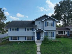 Single Family 4BR 2BA - 2104 BLUEBIRD LN, Highland, IN