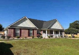 Single Family 4BR 2BA - 212 SAGE DR, Warner Robins, GA