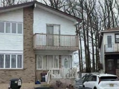 Single Family 4BR 2BA - 27 MAYBERRY PROMENADE, Staten Island, NY