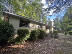 Single Family 4BR 2BA - 320 BROOKSIDE DR, Orangeburg, SC