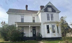 Single Family 4BR 2BA - 320 CHESAPEAKE AVE, Greenup, KY