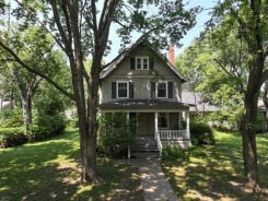 Single Family 4BR 2BA - 411 W 3RD ST, Spencer, IA
