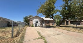 Single Family 4BR 2BA - 4621 SW K AVE, Lawton, OK