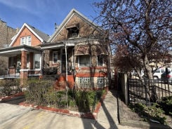 Single Family 4BR 2BA - 525 N Hamlin Ave, Chicago, IL