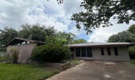 Single Family 4BR 2BA - 5870 HERON DR, Houston, TX