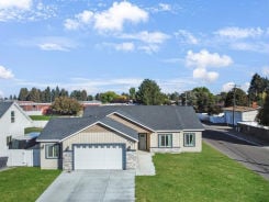 Single Family 4BR 2BA - 590 W 24TH ST, Burley, ID