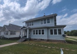 Single Family 4BR 2BA - 624 WILLIS AVE, Perry, IA