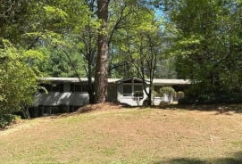 Single Family 4BR 2BA - 835 NISKEY LAKE CIR SW, Atlanta, GA
