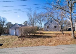Single Family 4BR 2BA - 878 Queen Anne Rd, Harwich, MA