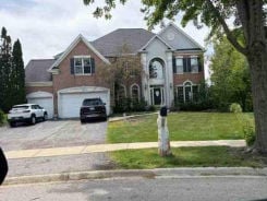 Single Family 4BR 3BA - 1281 N SHORESIDE CT, Palatine, IL