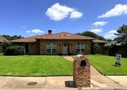 Single Family 4BR 3BA - 1947 CHESHAM DR, Carrollton, TX