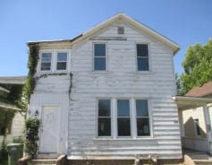 Single Family 4BR 3BA - 206 N 3RD ST, Clinton, IA