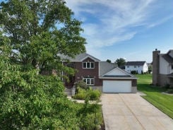 Single Family 4BR 3BA - 307 SALISBURY DR, Munster, IN