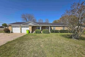 Single Family 4BR 3BA - 410 Brandenburg Gate, Stuttgart, AR