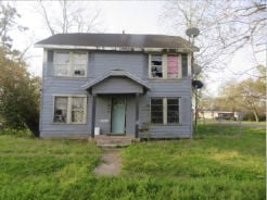 Single Family 4BR 3BA - 500 WILCOX ST, Anahuac, TX