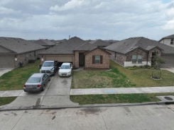 Single Family 4BR 3BA - 715 ACACIA PARK LN, Rosharon, TX
